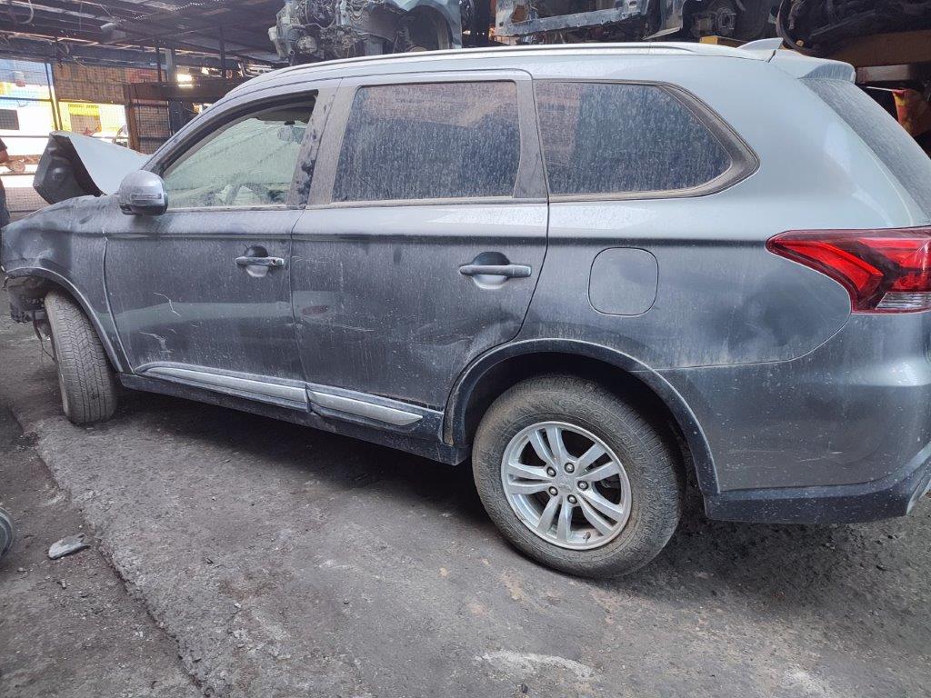 Pick Up Mitsubishi OUTLANDER  USADO